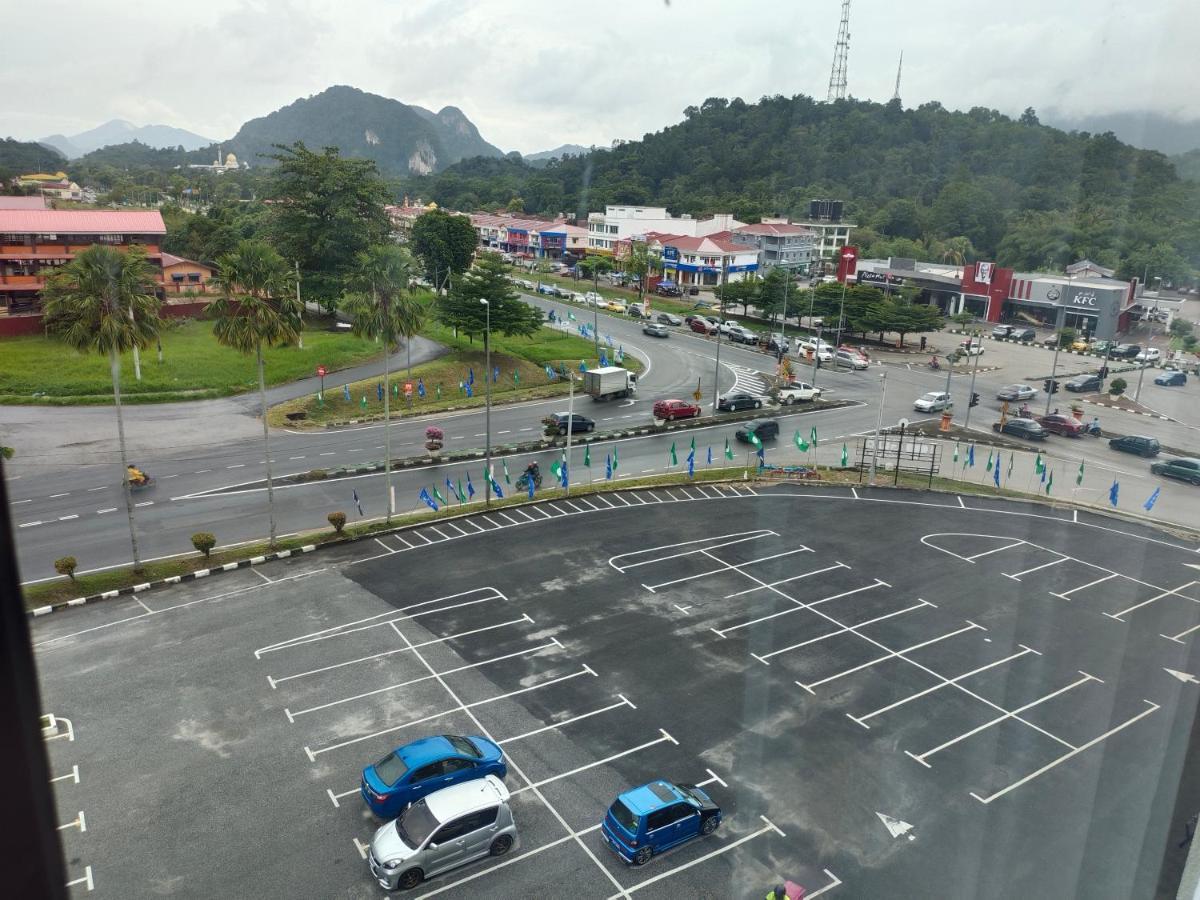Alish Studio Apartment With Pool, Netflix, Wifi Gua Musang Buitenkant foto