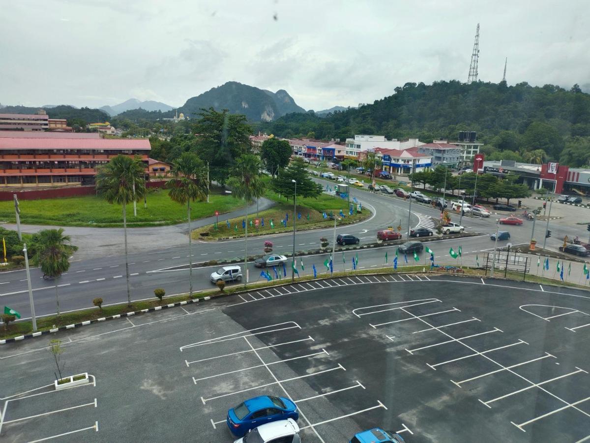 Alish Studio Apartment With Pool, Netflix, Wifi Gua Musang Buitenkant foto