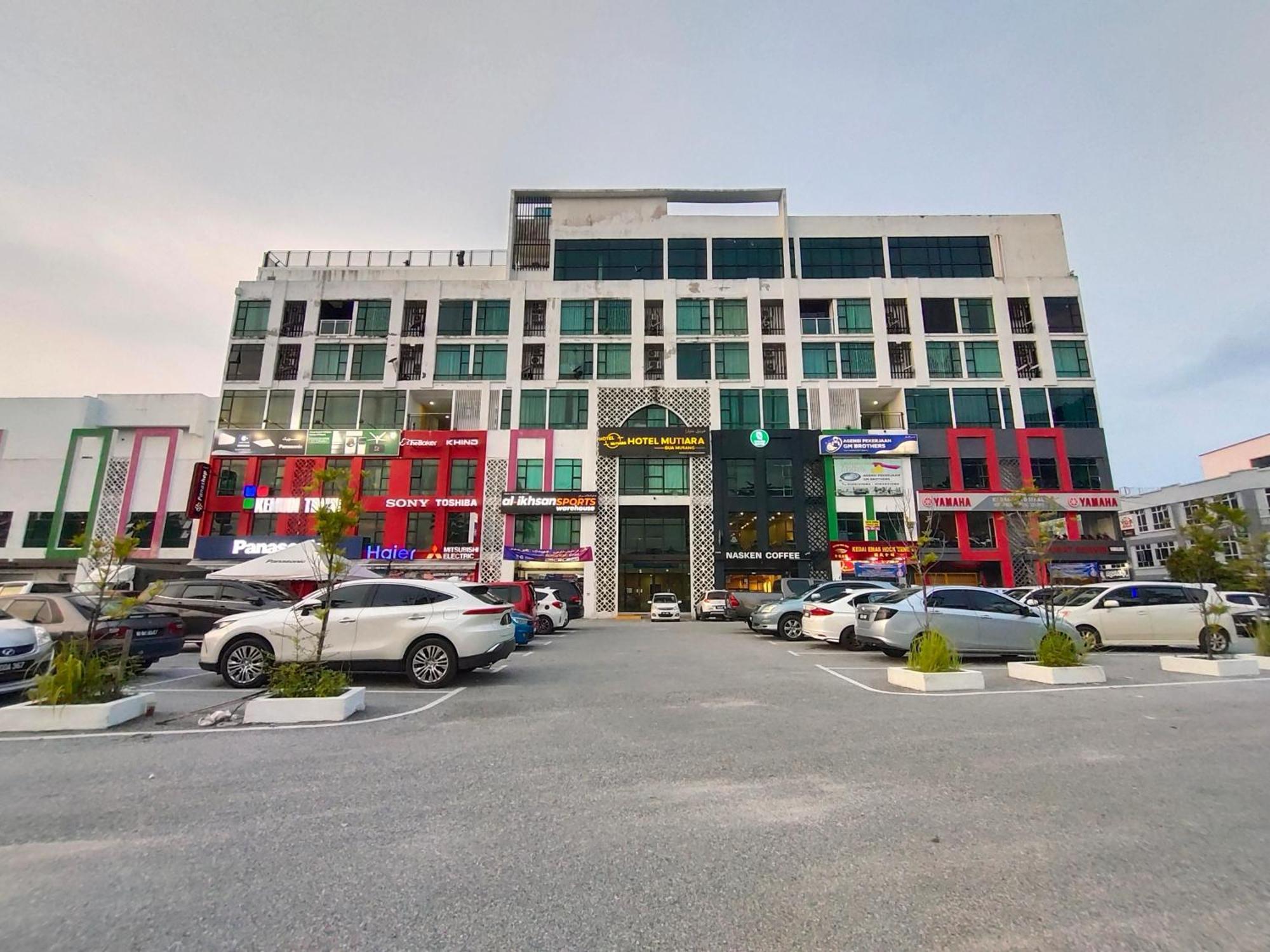 Alish Studio Apartment With Pool, Netflix, Wifi Gua Musang Buitenkant foto